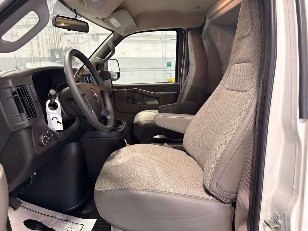 2025 Chevrolet Express Cargo Work Van - Photo 25