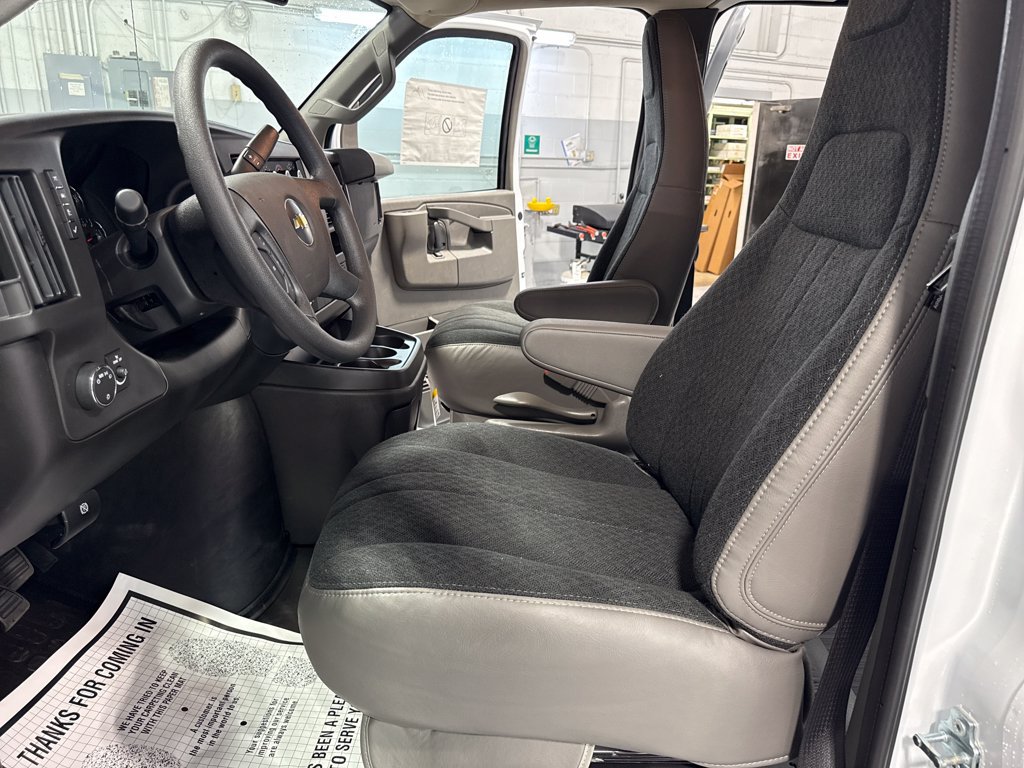 2025 Chevrolet Express Cargo Work Van - Photo 19