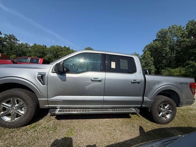 2024 Ford F-150 XLT photo 2