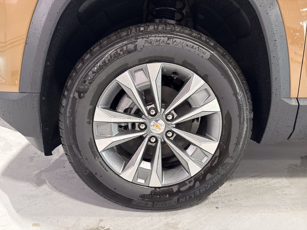 2027 Chevrolet Equinox LT - Photo 45