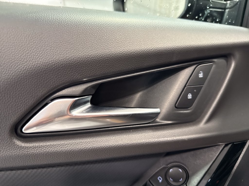 2027 Chevrolet Equinox LT - Photo 31