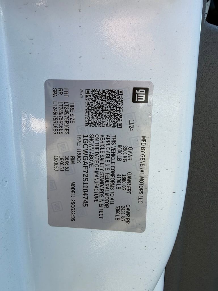 2025 Chevrolet Express Cargo Work Van - Photo 24