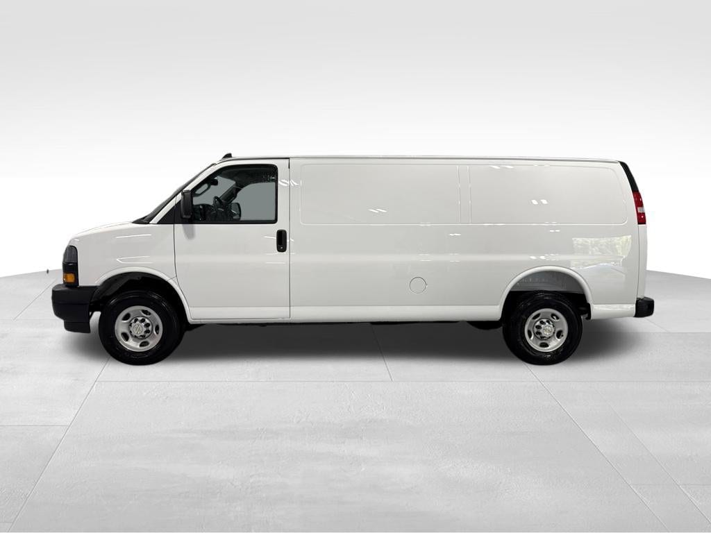 2025 Chevrolet Express Cargo Work Van - Photo 32