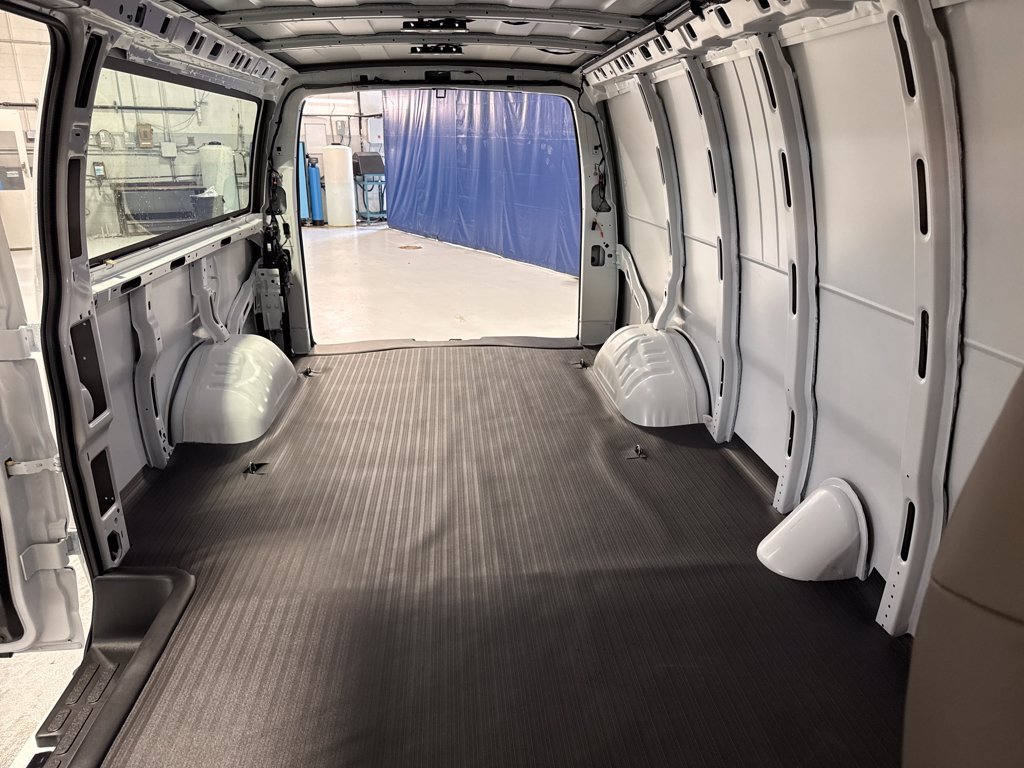 2025 Chevrolet Express Cargo Work Van - Photo 24