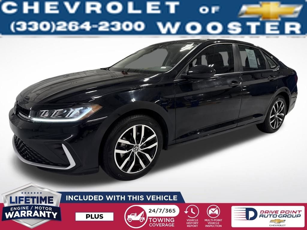 2025 Volkswagen Jetta SE's photo