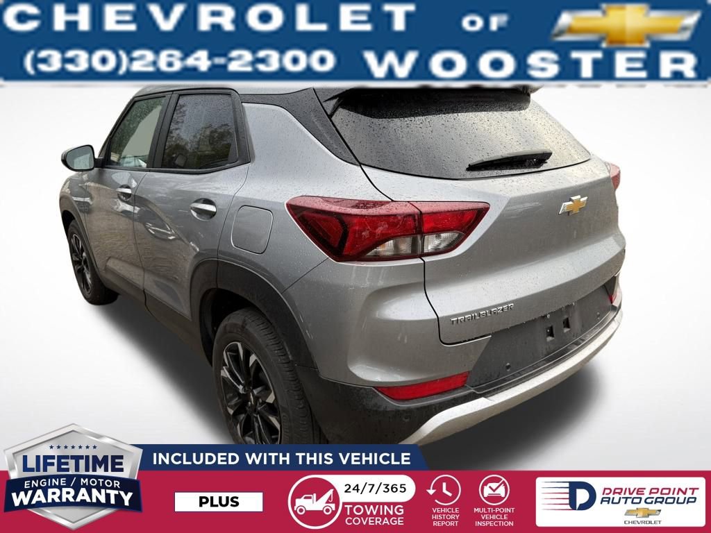 2023 Chevrolet Trailblazer LT photo 2