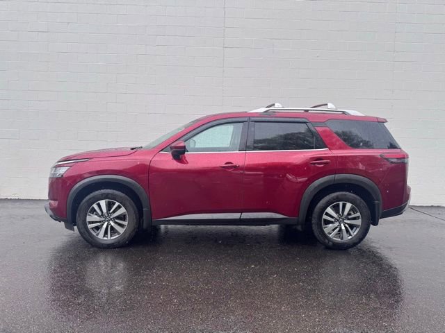 2023 Nissan Pathfinder SL photo 2