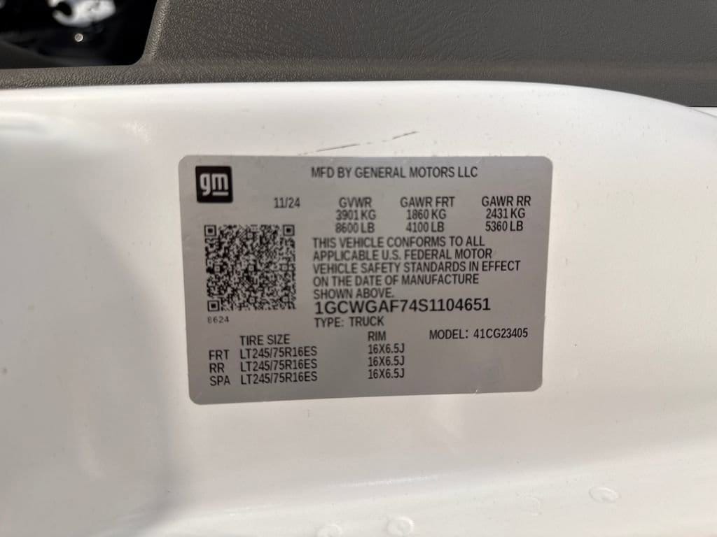 2025 Chevrolet Express Cargo Work Van - Photo 24