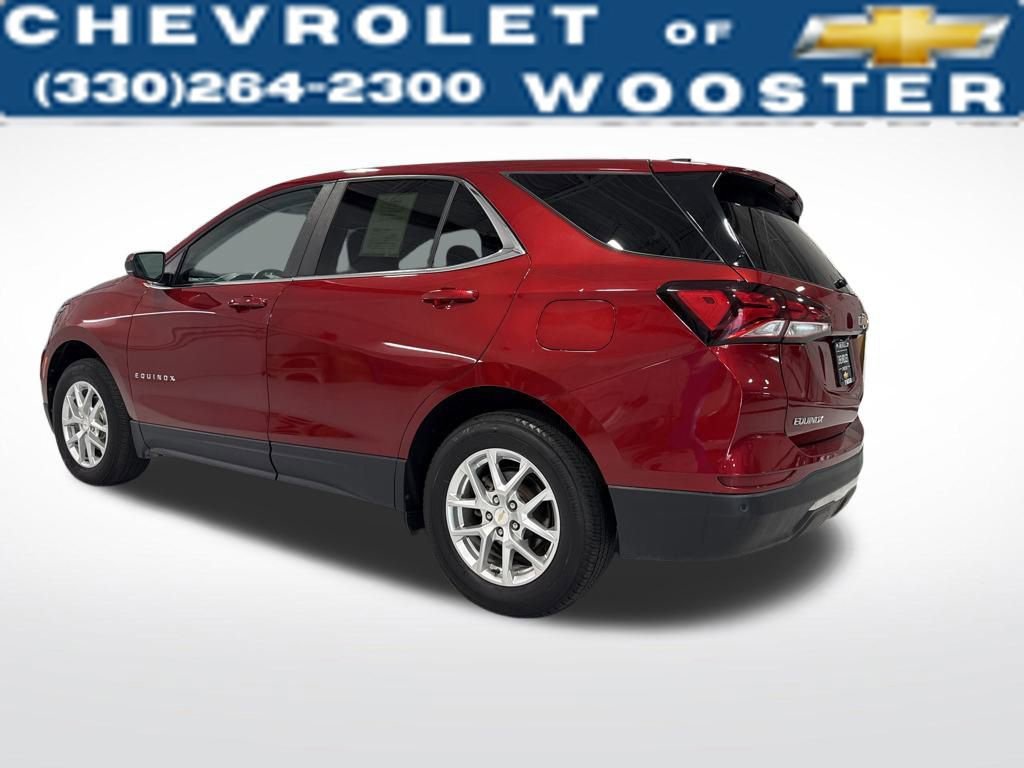 2023 Chevrolet Equinox LT photo 2