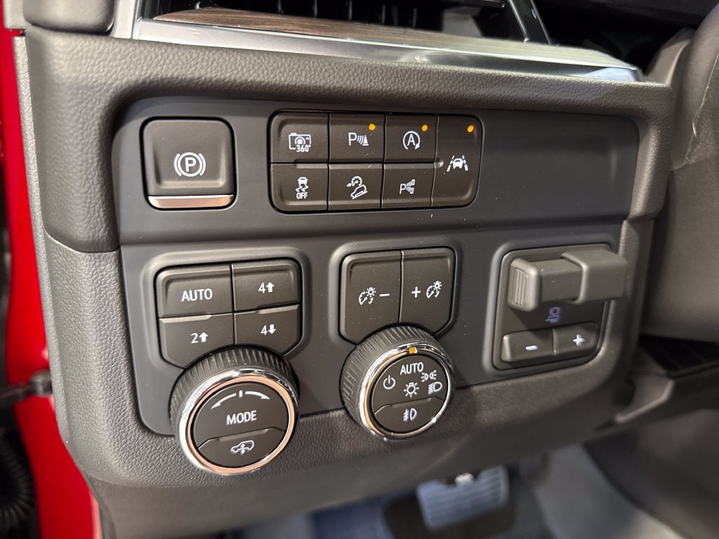 2026 Chevrolet Tahoe Z71 - Photo 11