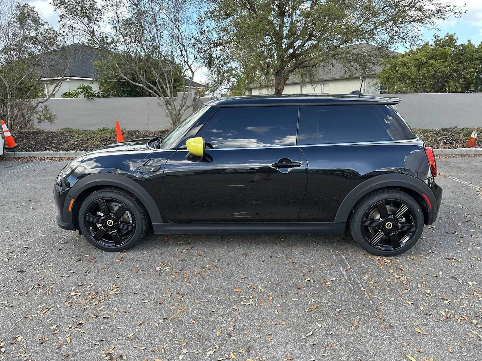 Thumbnail: 2024 MINI Cooper Hardtop - 3
