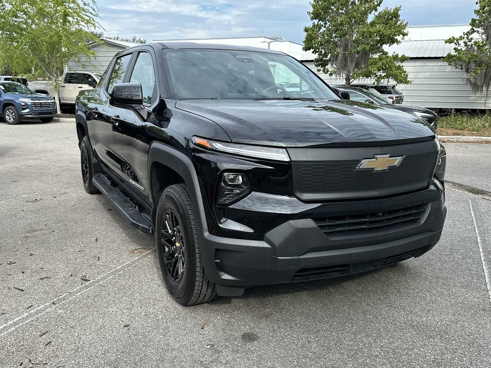 Thumbnail: 2024 Chevrolet Silverado EV - 8