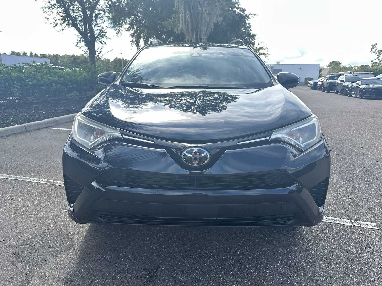 Thumbnail: 2018 Toyota RAV4 - 9