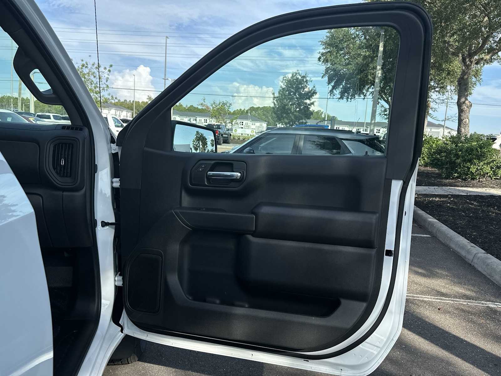 Thumbnail: 2025 Chevrolet Silverado 1500 - 16