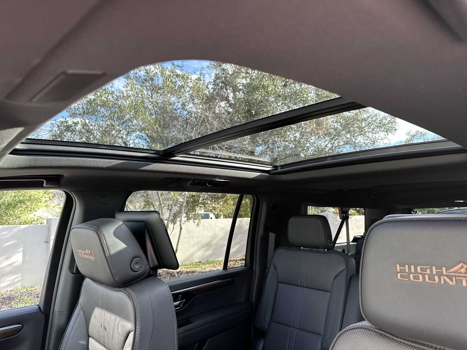 Thumbnail: 2026 Chevrolet Suburban - 17