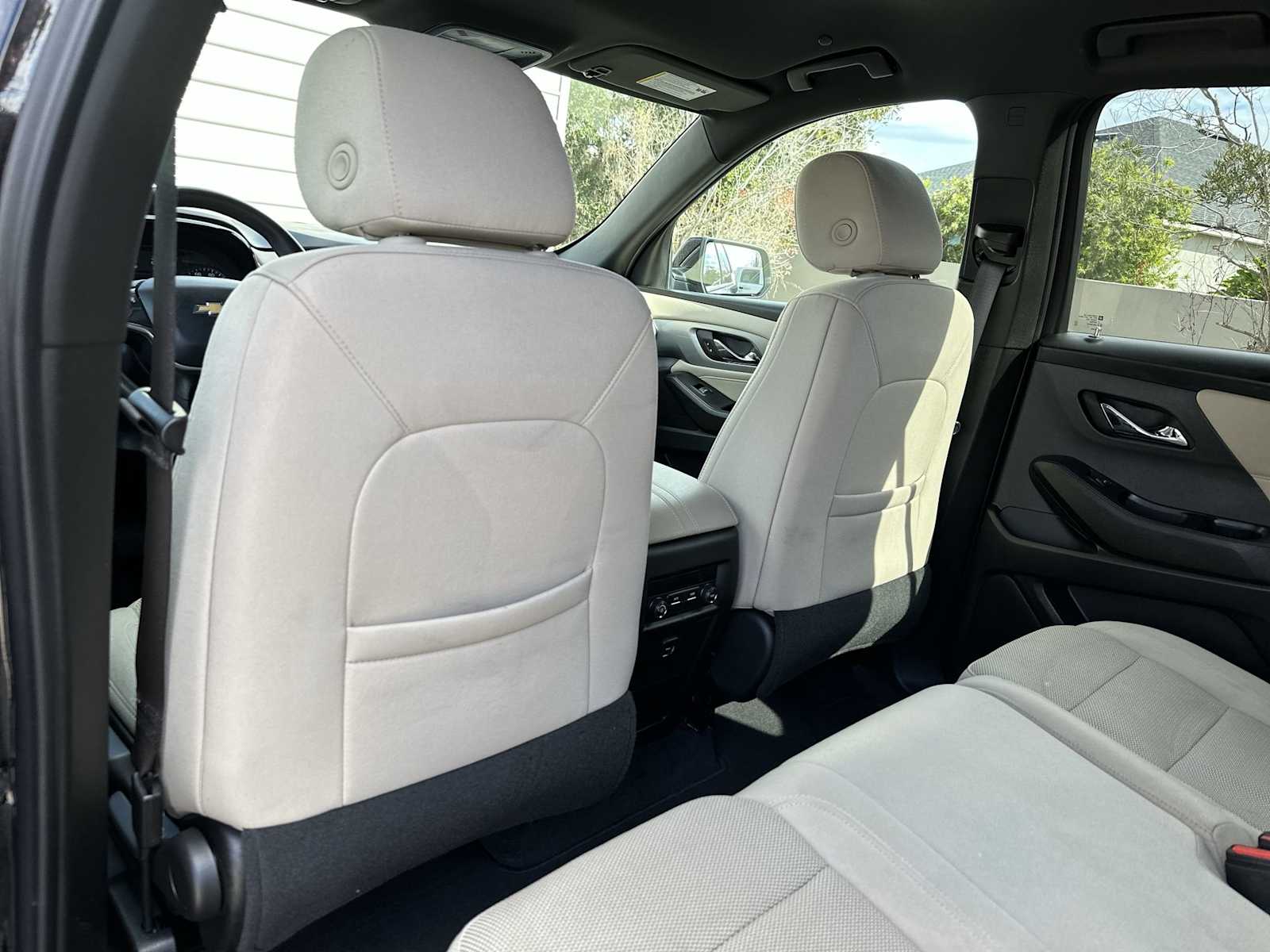 Thumbnail: 2023 Chevrolet Traverse - 16