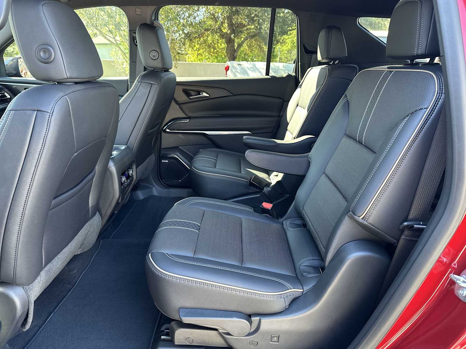 Thumbnail: 2025 Chevrolet Traverse - 17