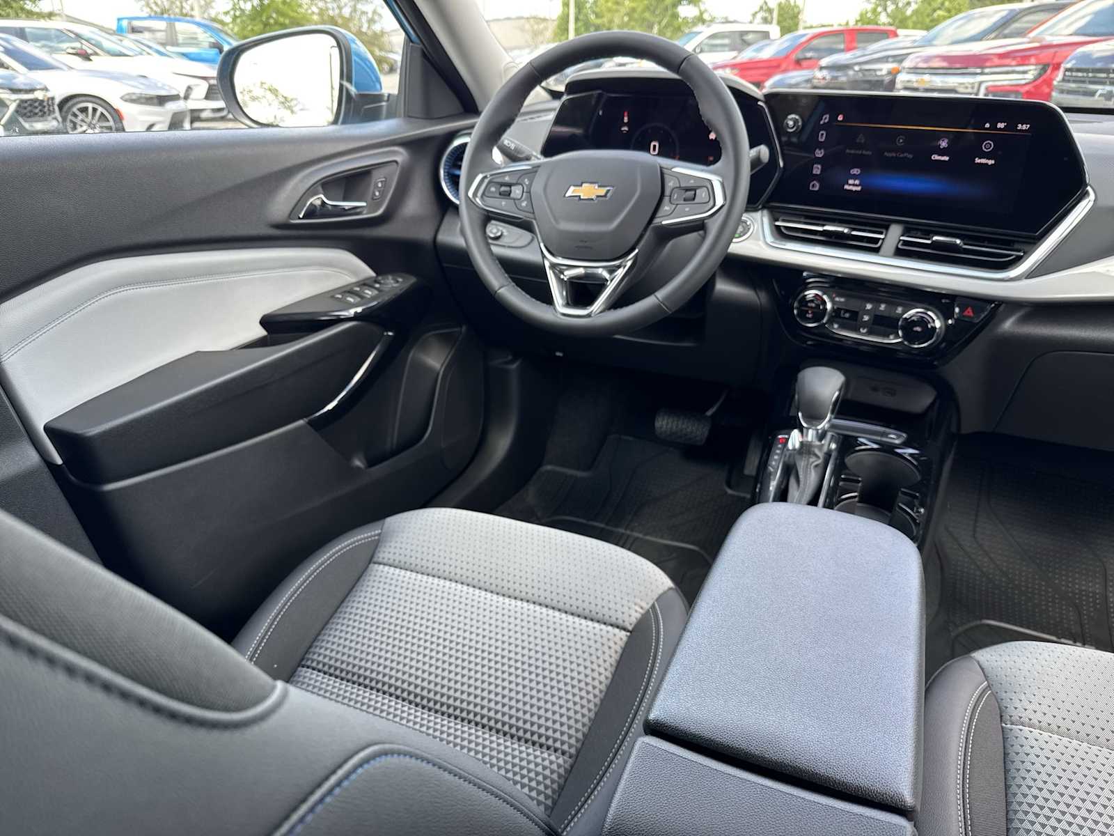 2025 Chevrolet Trax LT 15
