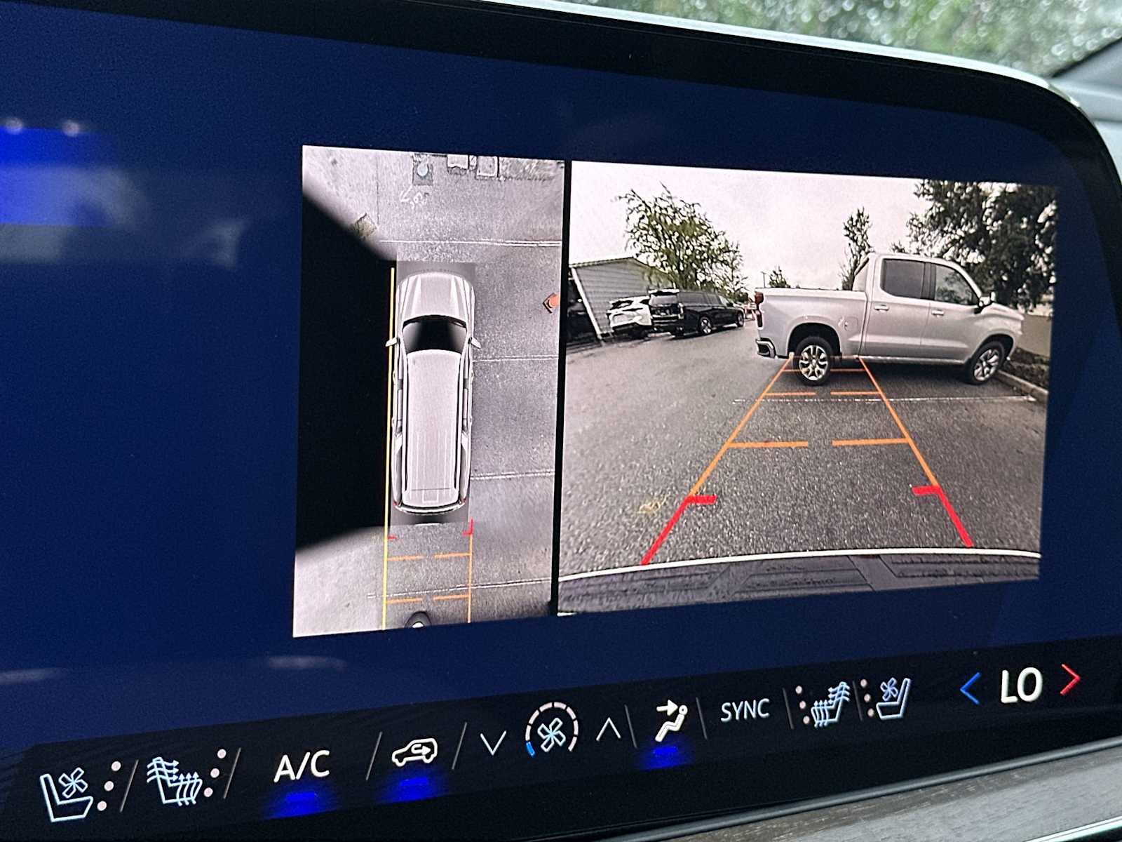 Thumbnail: 2026 Chevrolet Suburban - 23
