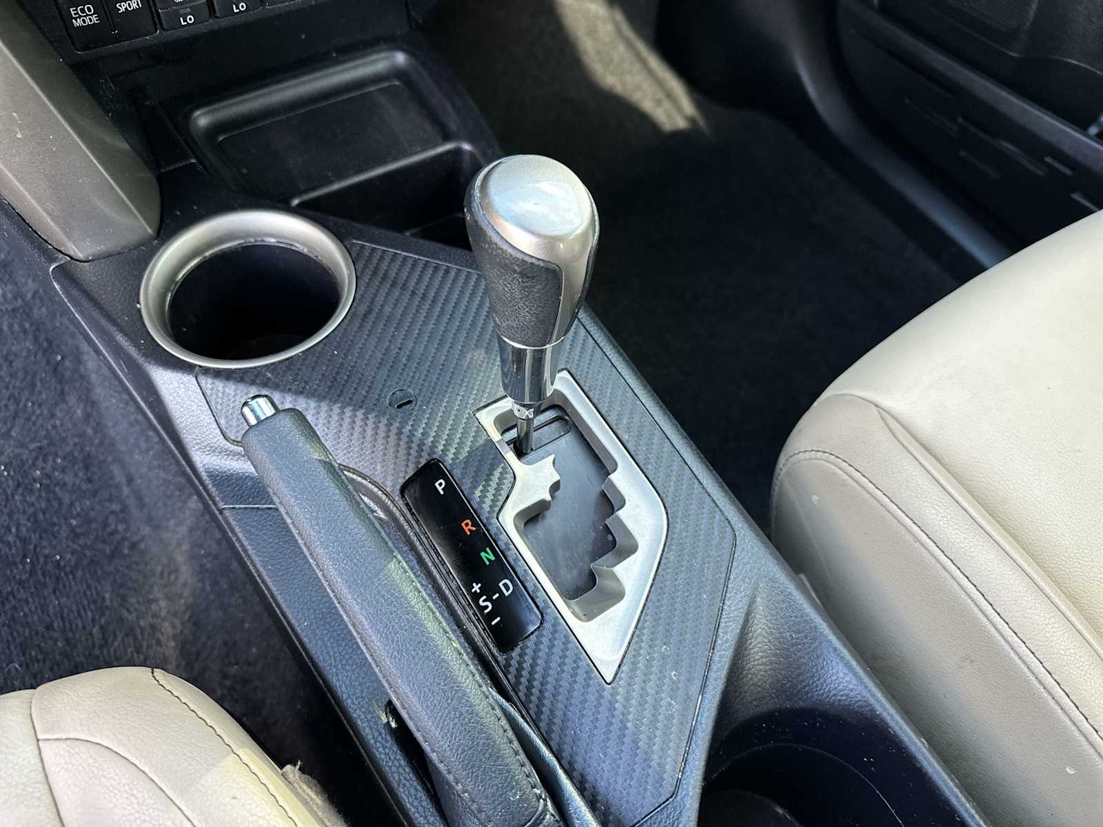 Thumbnail: 2015 Toyota RAV4 - 23