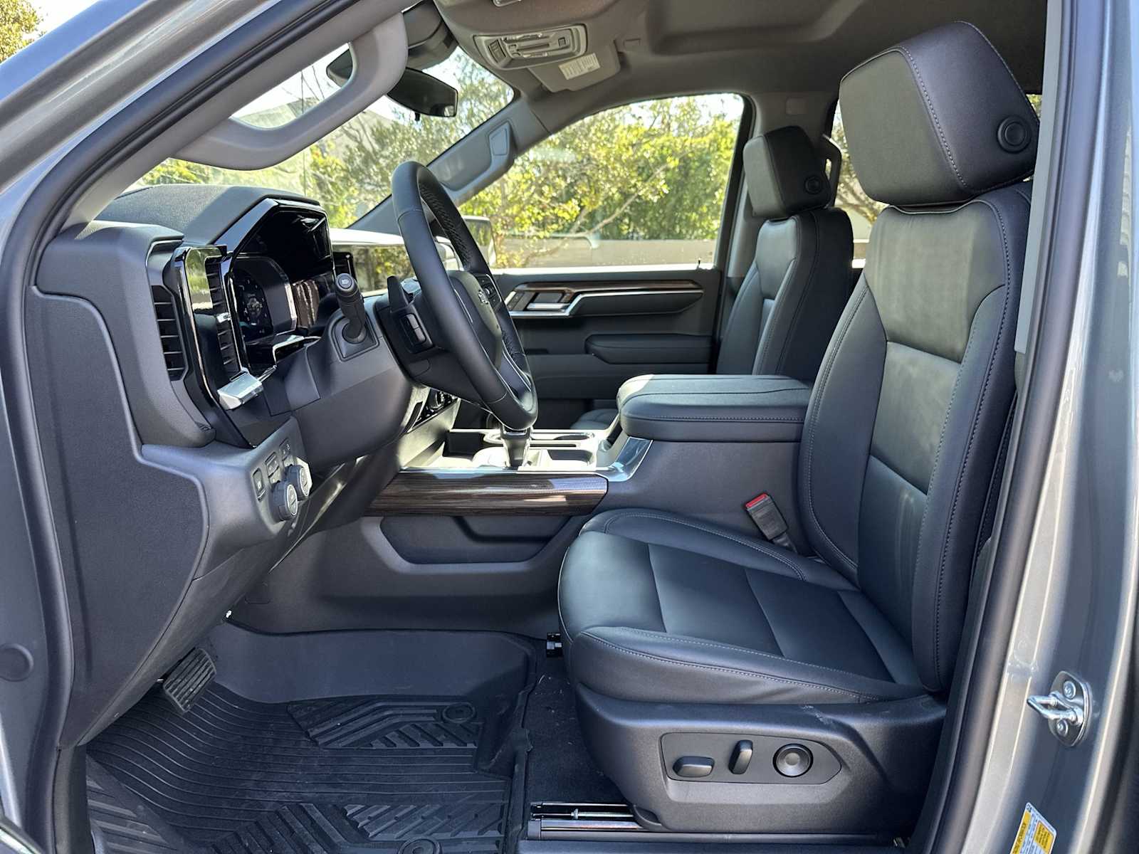 Thumbnail: 2026 Chevrolet Silverado 1500 - 15