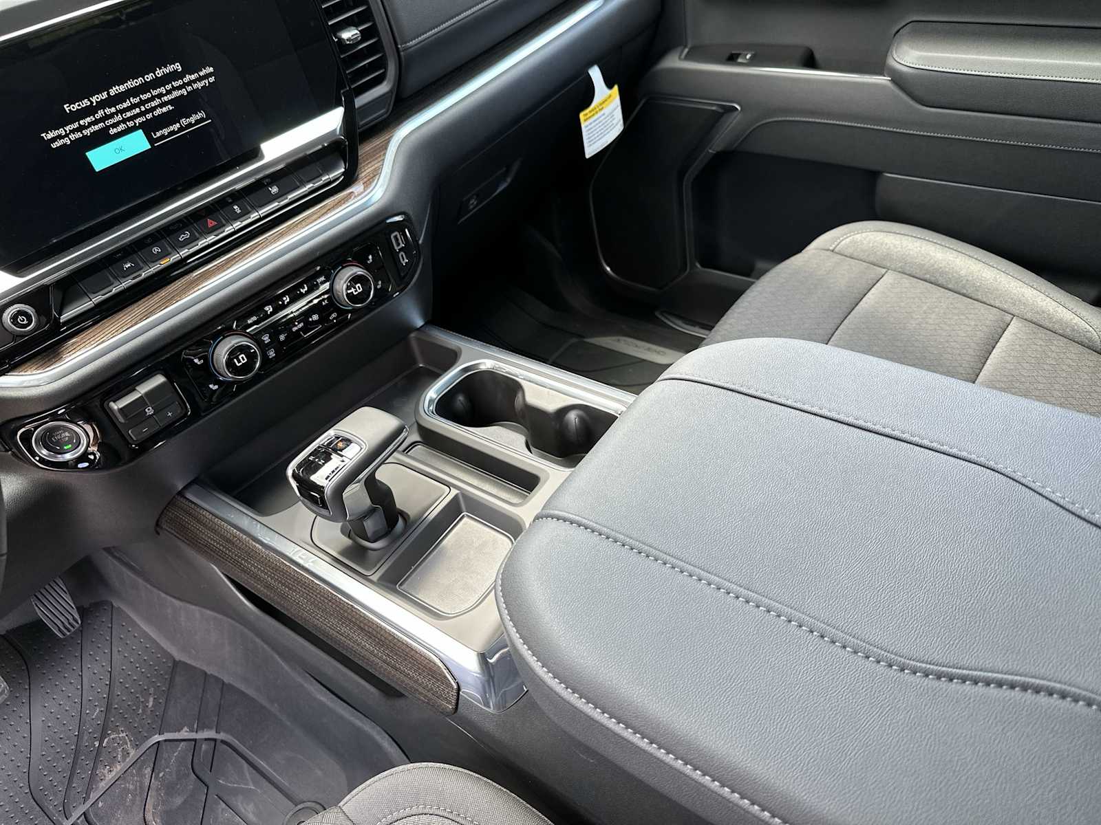 Thumbnail: 2026 Chevrolet Silverado 1500 - 21