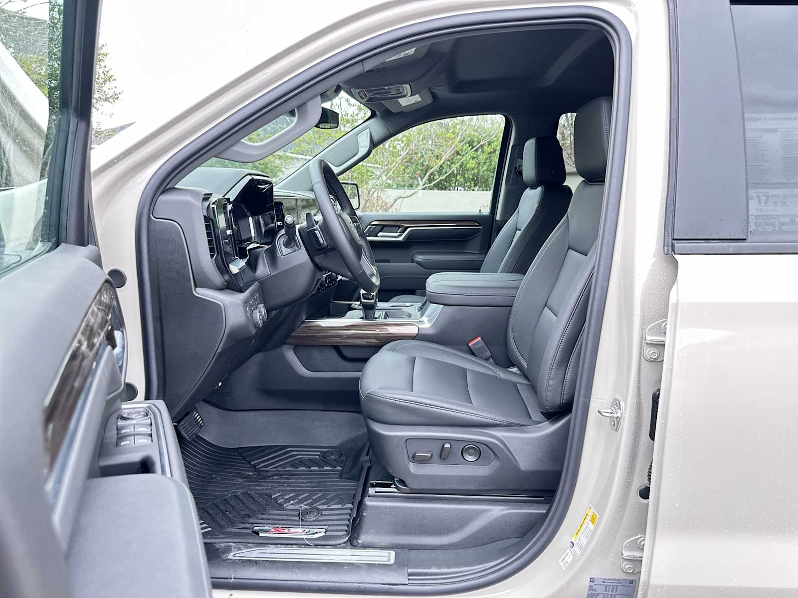 Thumbnail: 2026 Chevrolet Silverado 1500 - 2