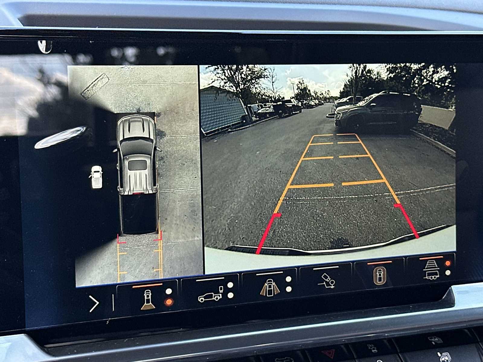 Thumbnail: 2026 Chevrolet Silverado 1500 - 23