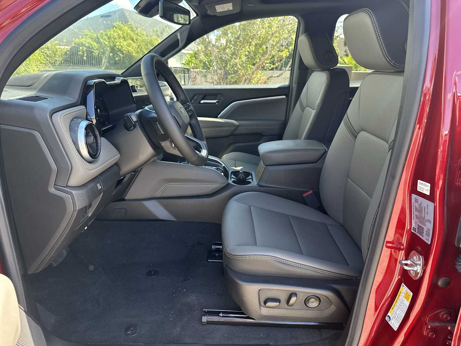 Thumbnail: 2026 Chevrolet Colorado - 15