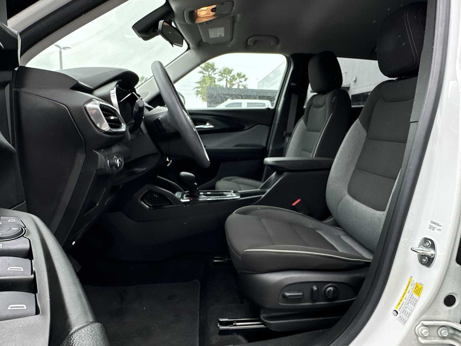 Thumbnail: 2023 Chevrolet TrailBlazer - 15