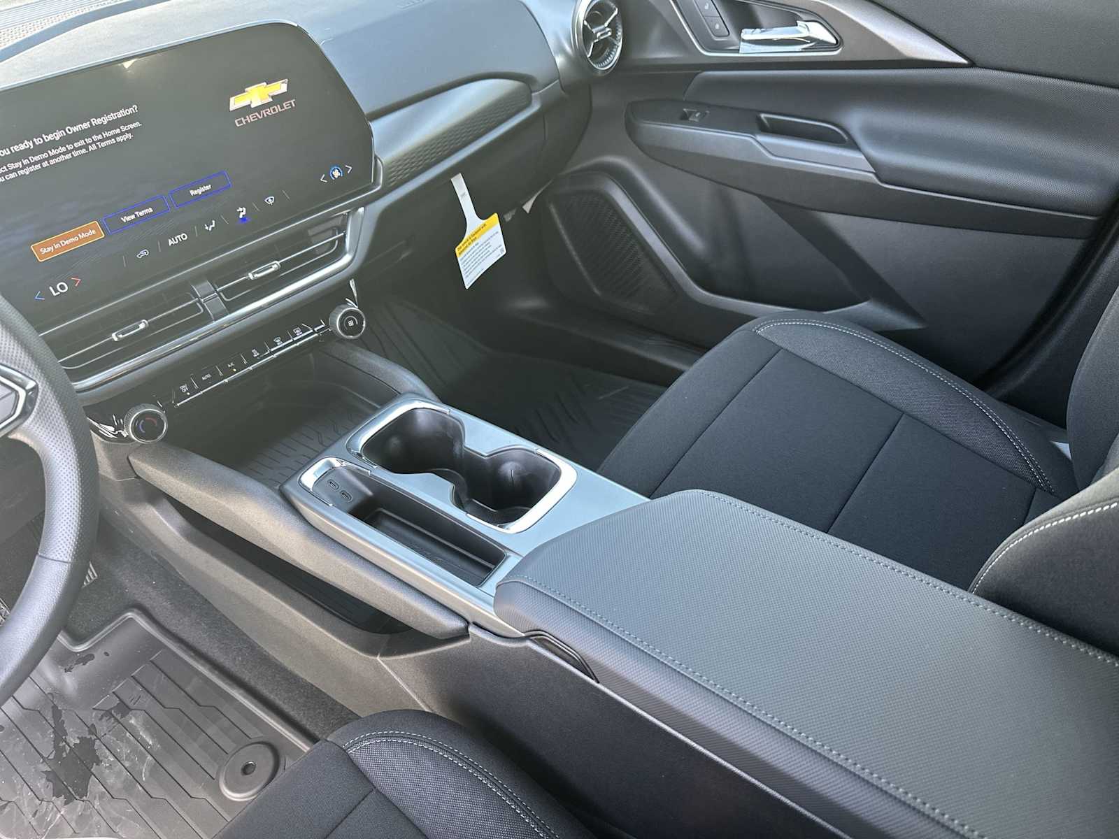 Thumbnail: 2026 Chevrolet Equinox - 21