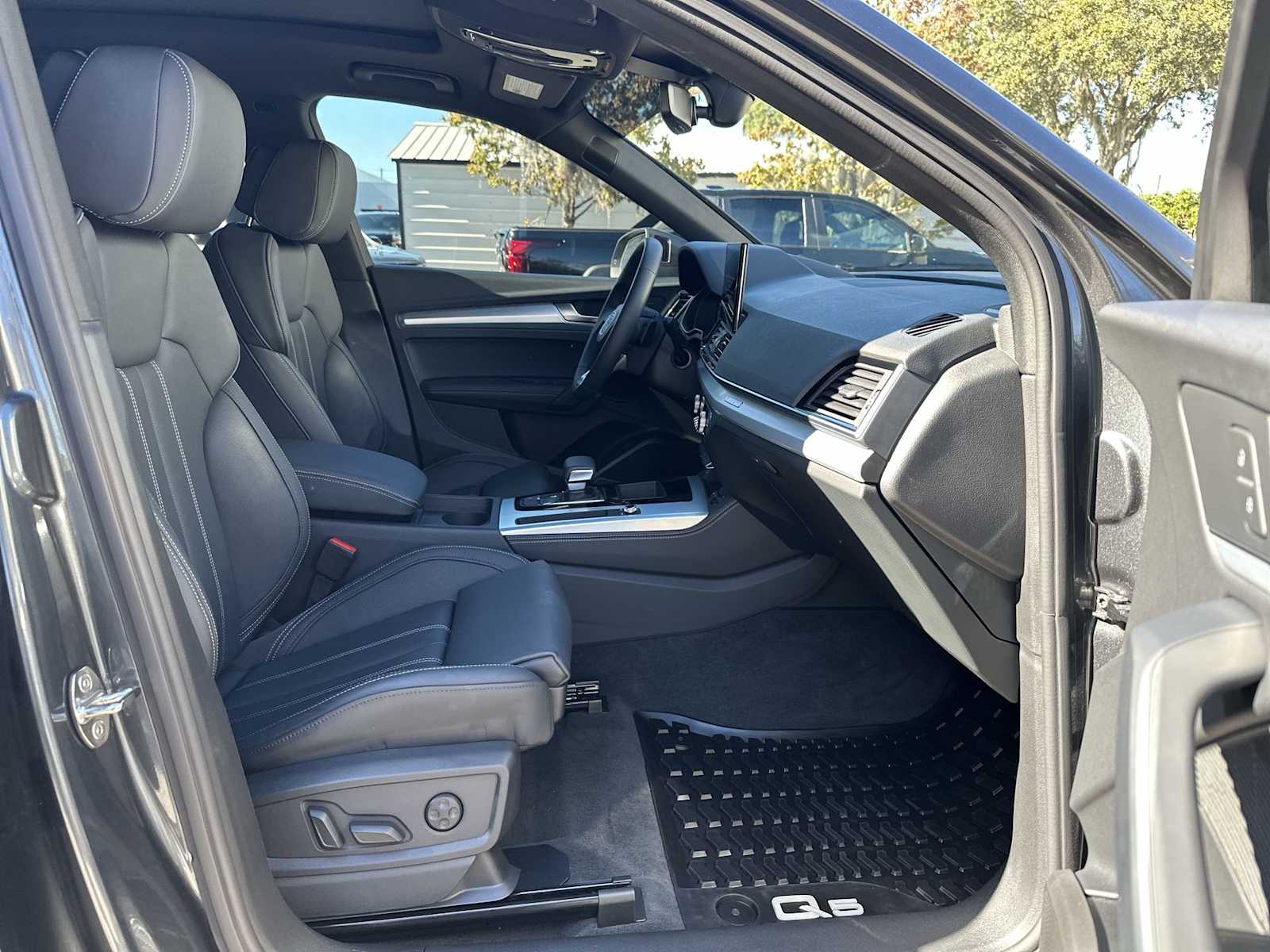 Thumbnail: 2025 Audi Q5 - 20