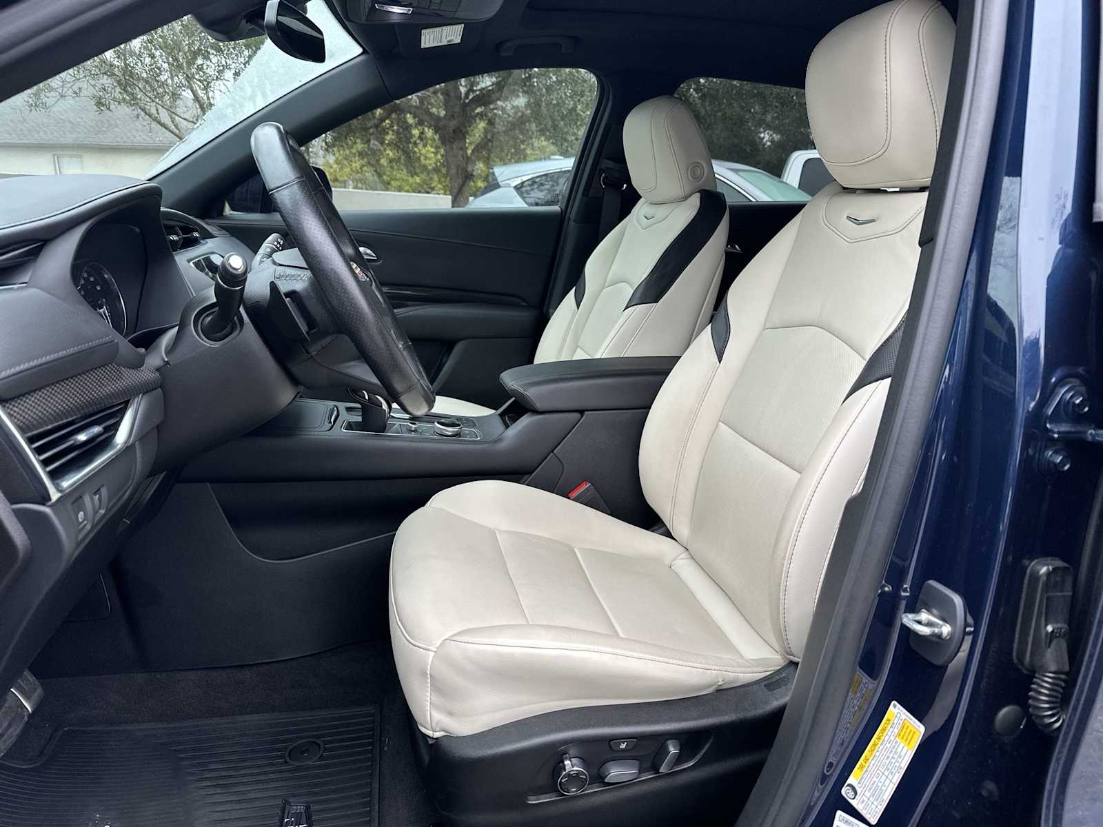 Thumbnail: 2021 Cadillac XT4 - 15