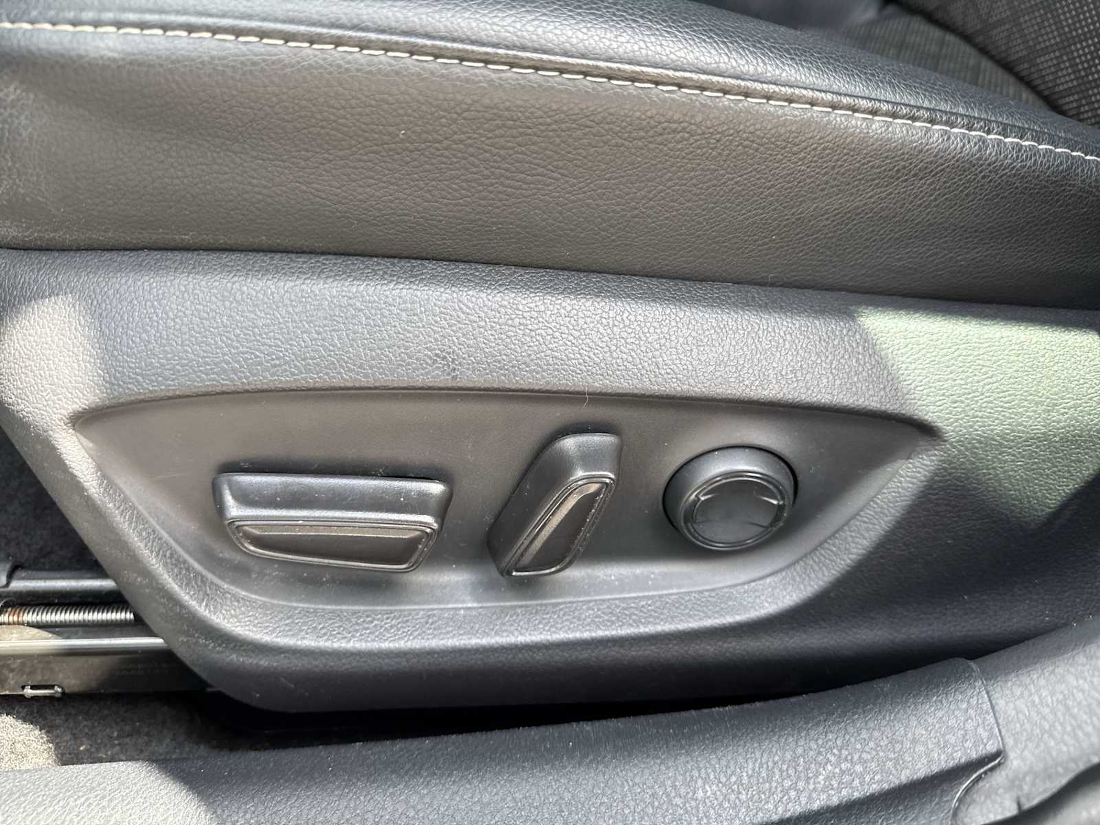 2020 Toyota Camry XSE 21