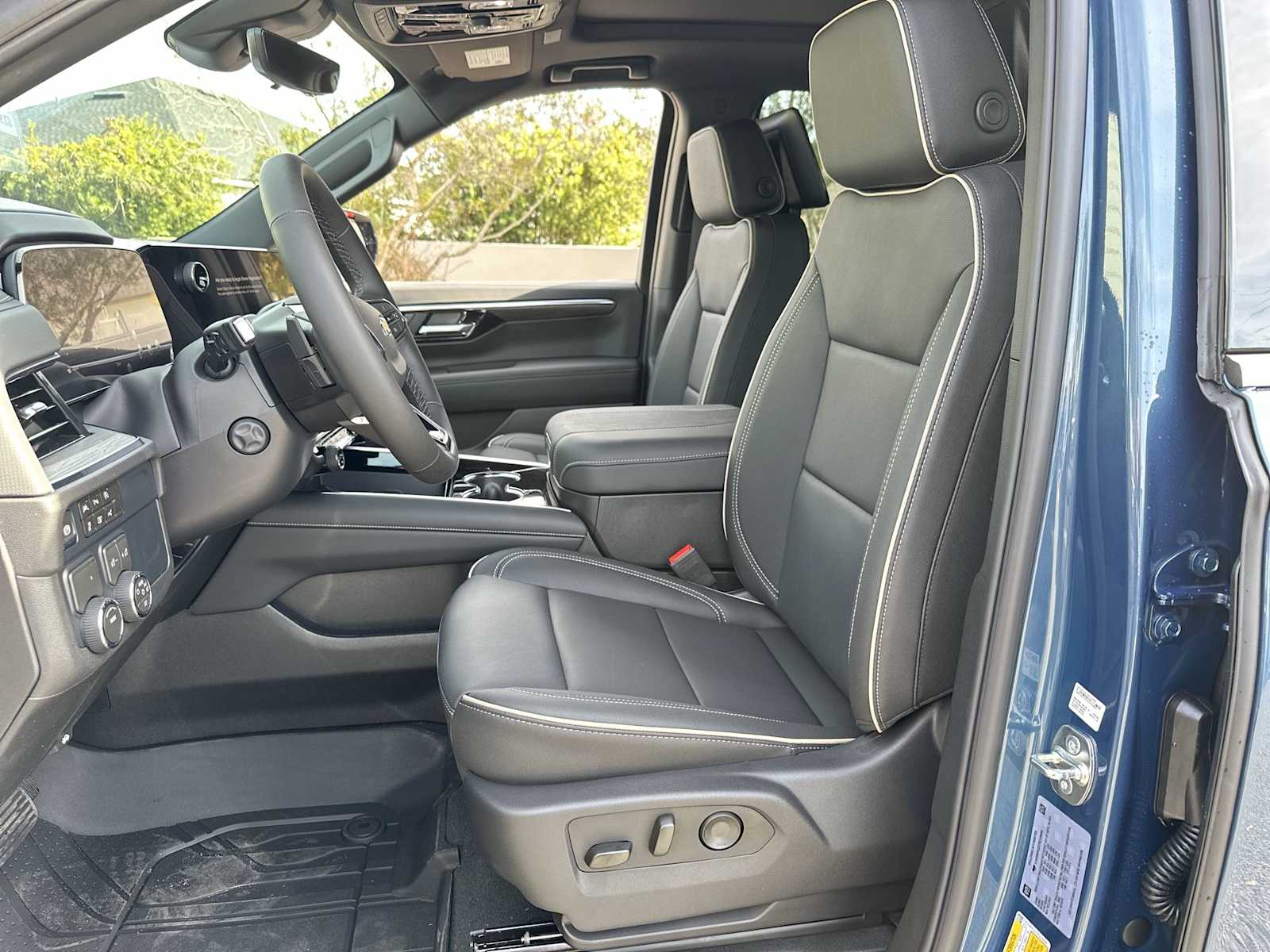 Thumbnail: 2026 Chevrolet Suburban - 2