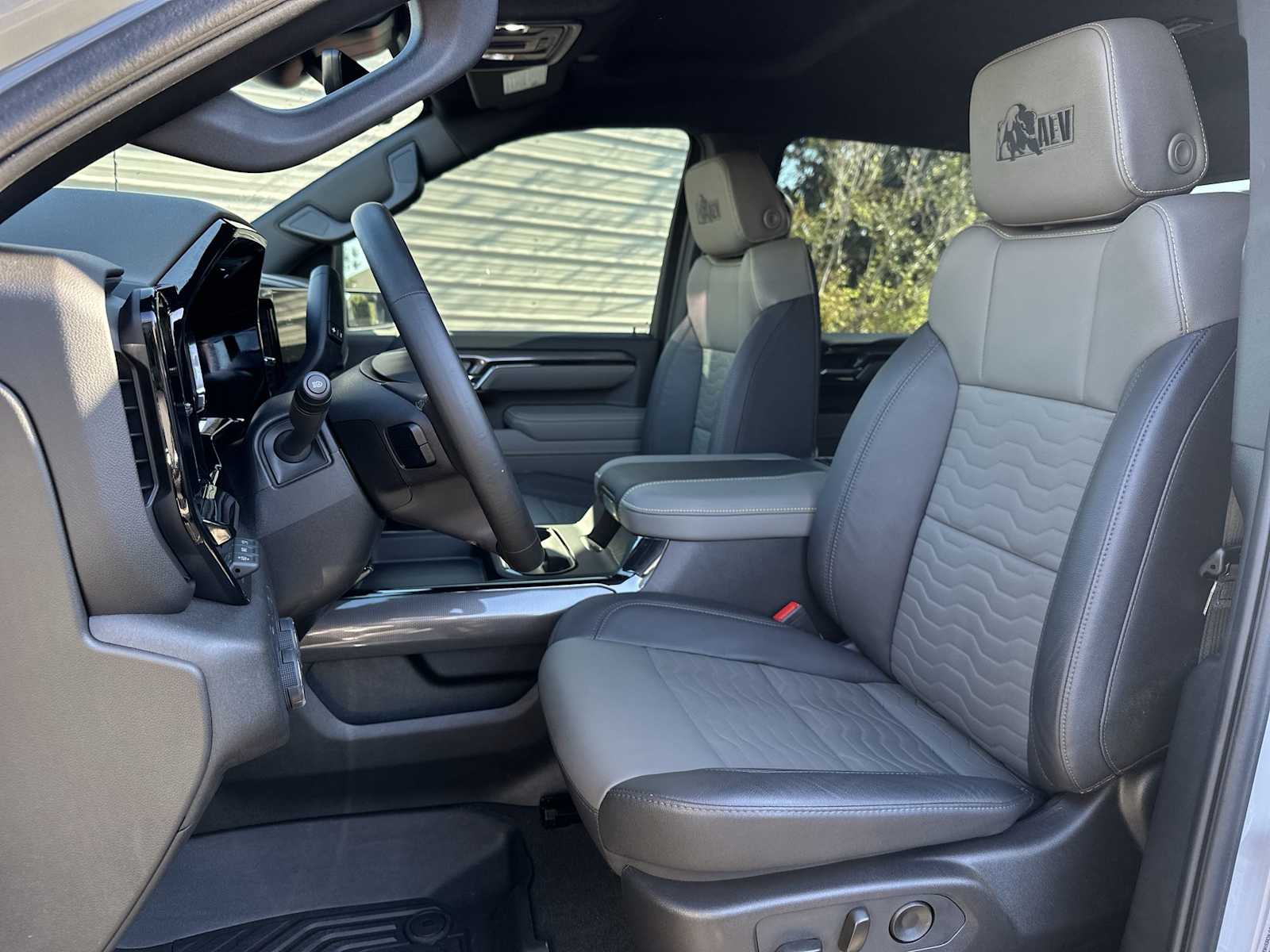 Thumbnail: 2025 Chevrolet Silverado 2500 - 15