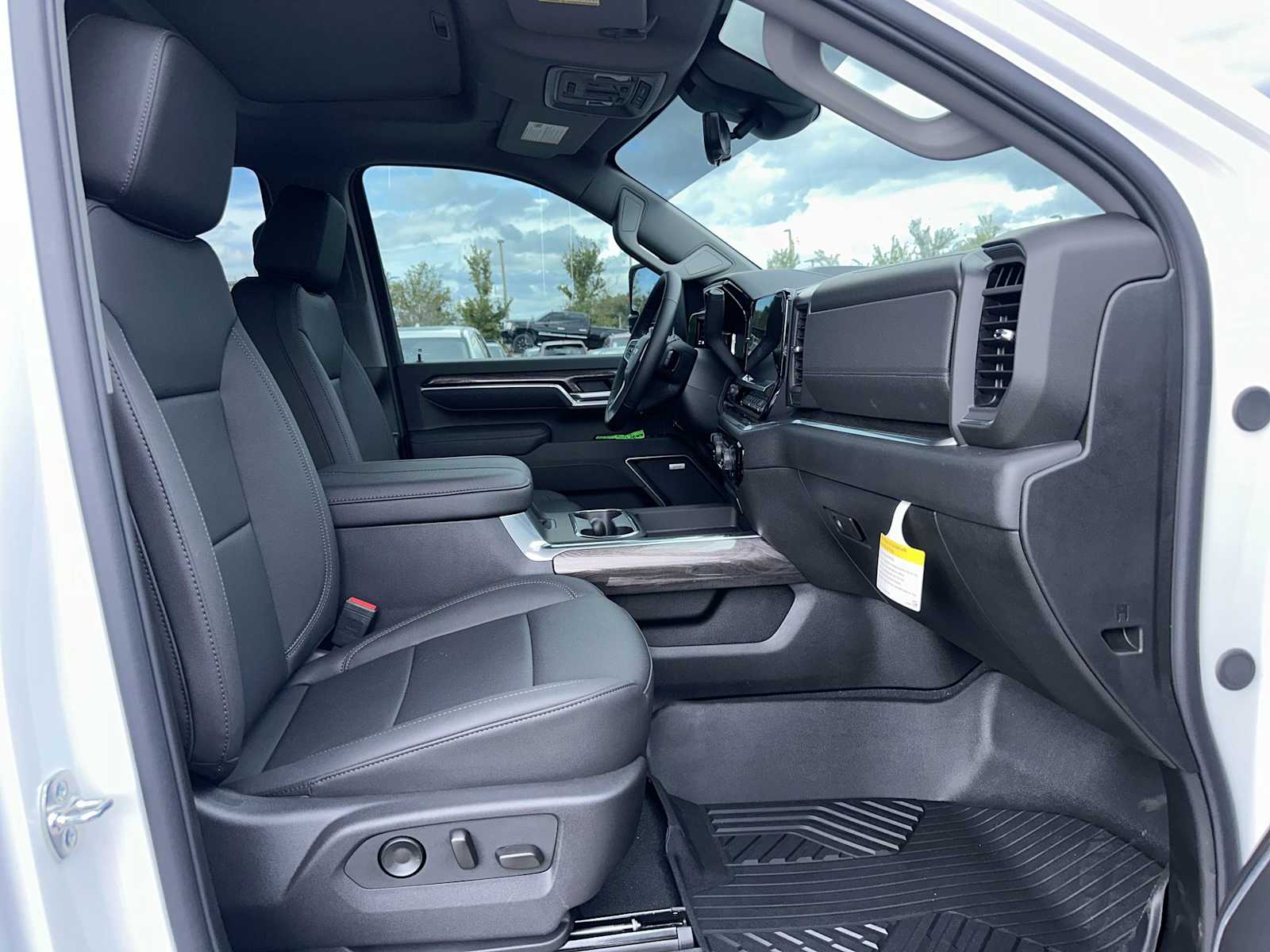 Thumbnail: 2026 Chevrolet Silverado 2500 - 19