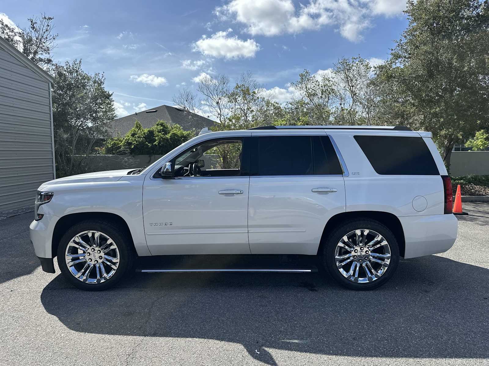 Thumbnail: 2016 Chevrolet Tahoe - 3