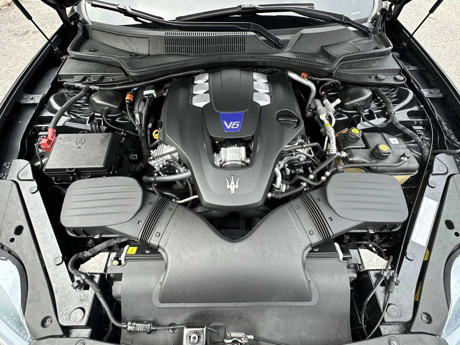 Thumbnail: 2022 Maserati Quattroporte - 13