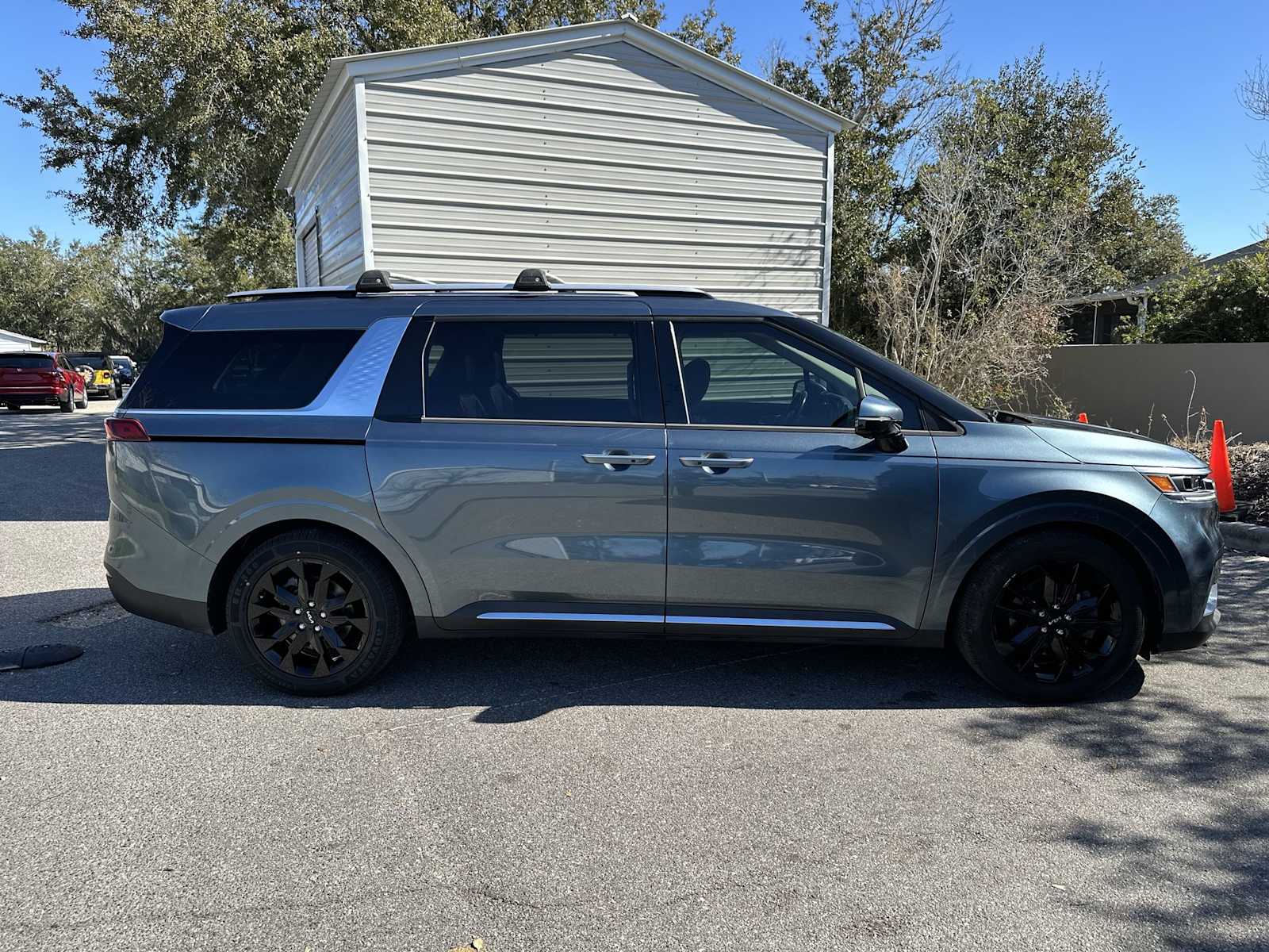 Thumbnail: 2022 Kia Carnival - 7