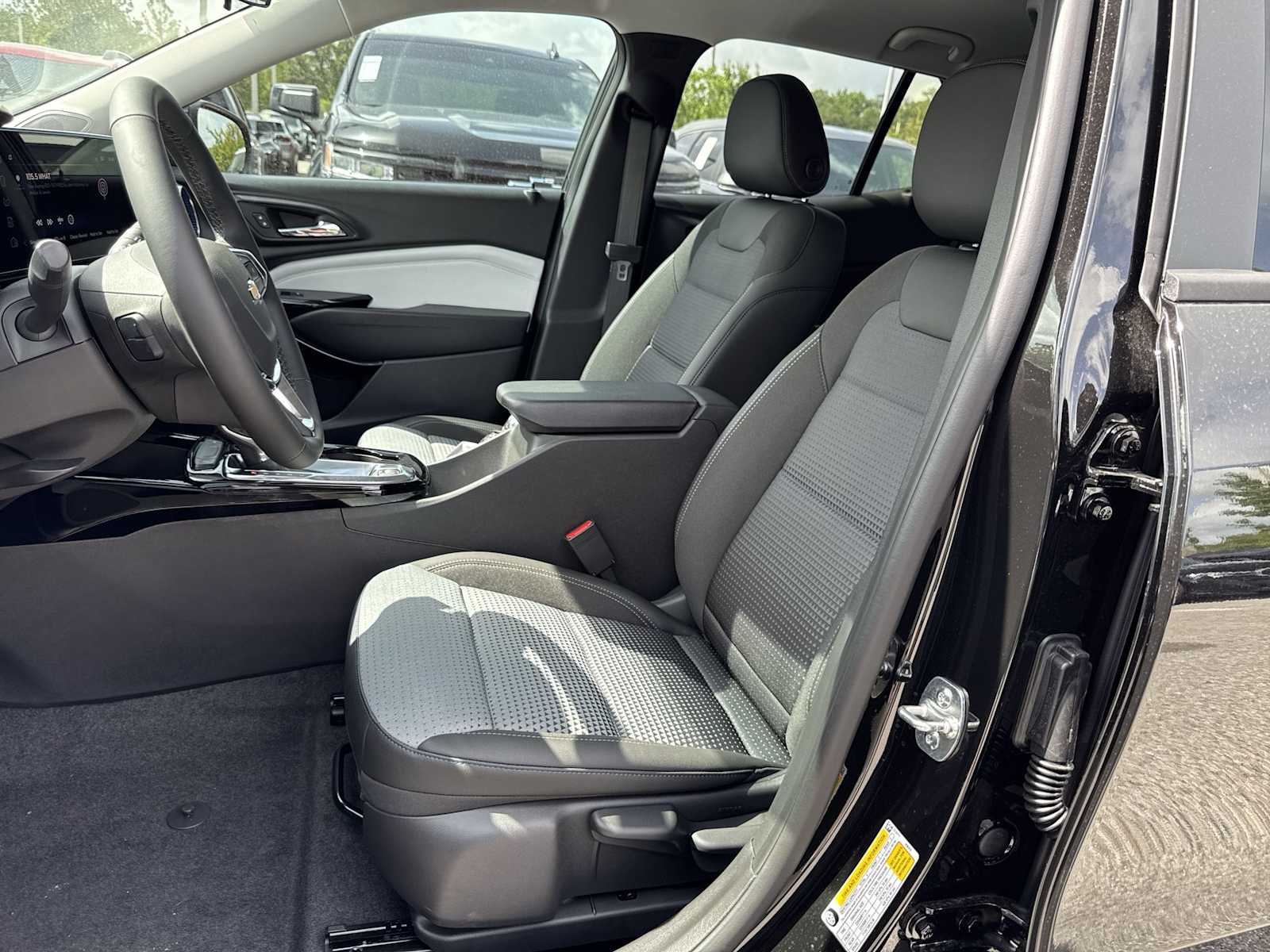 Thumbnail: 2025 Chevrolet Trax - 29