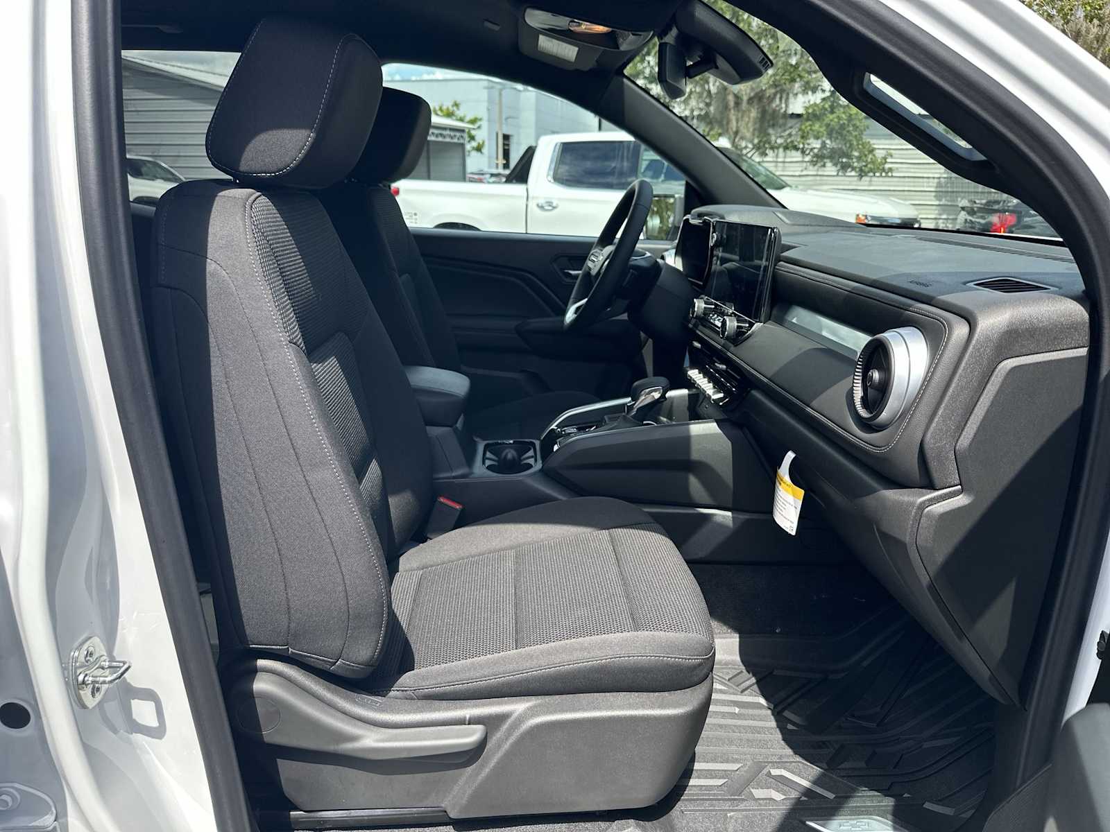 Thumbnail: 2026 Chevrolet Colorado - 19