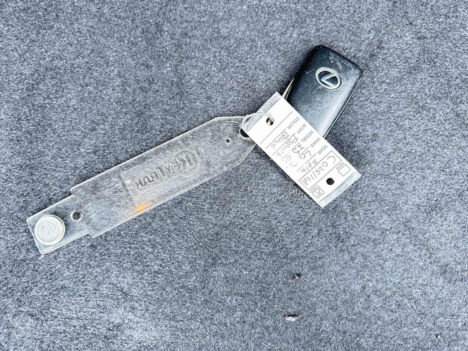 Thumbnail: 2016 Lexus IS - 26