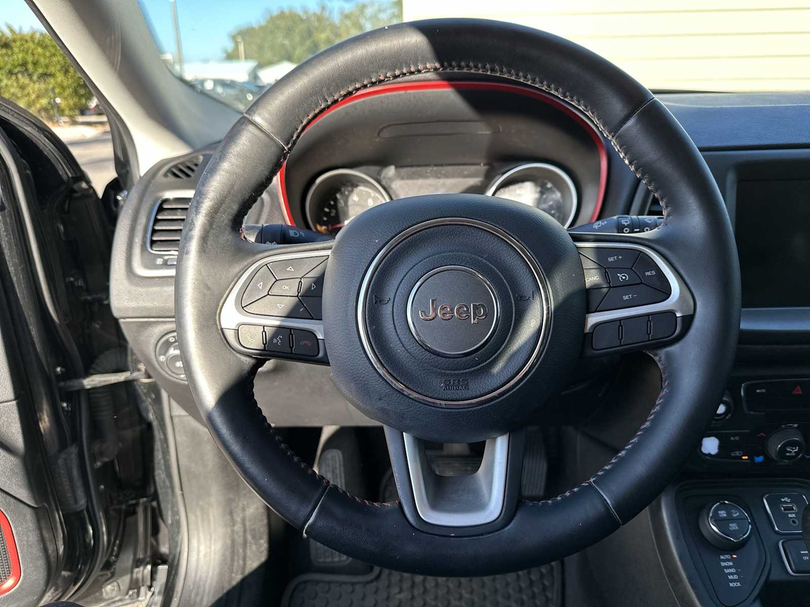 Thumbnail: 2018 Jeep Compass - 20