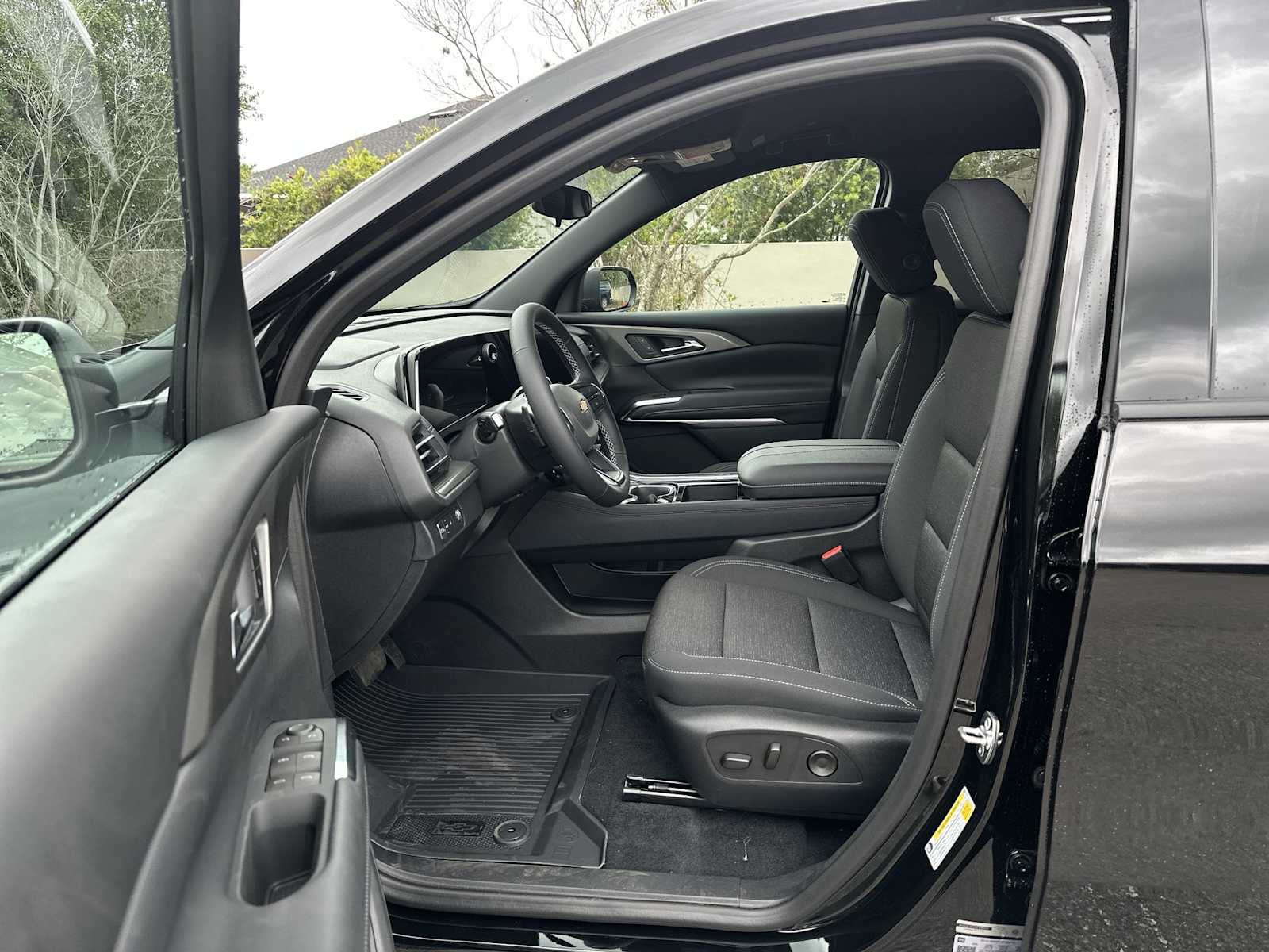 Thumbnail: 2026 Chevrolet Traverse - 3