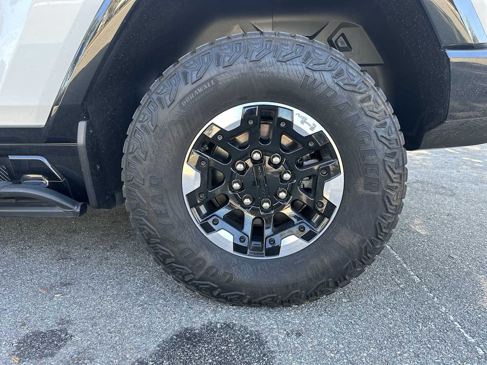 Thumbnail: 2025 GMC Hummer EV - 12