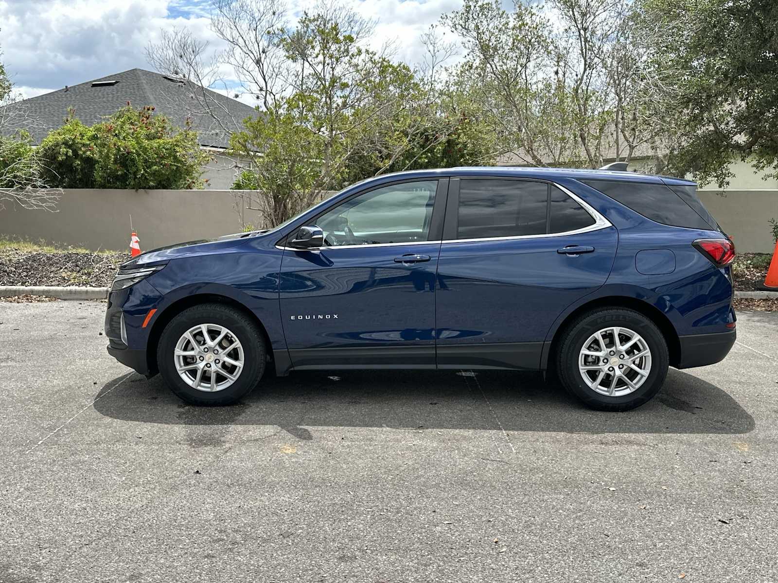 Thumbnail: 2022 Chevrolet Equinox - 3