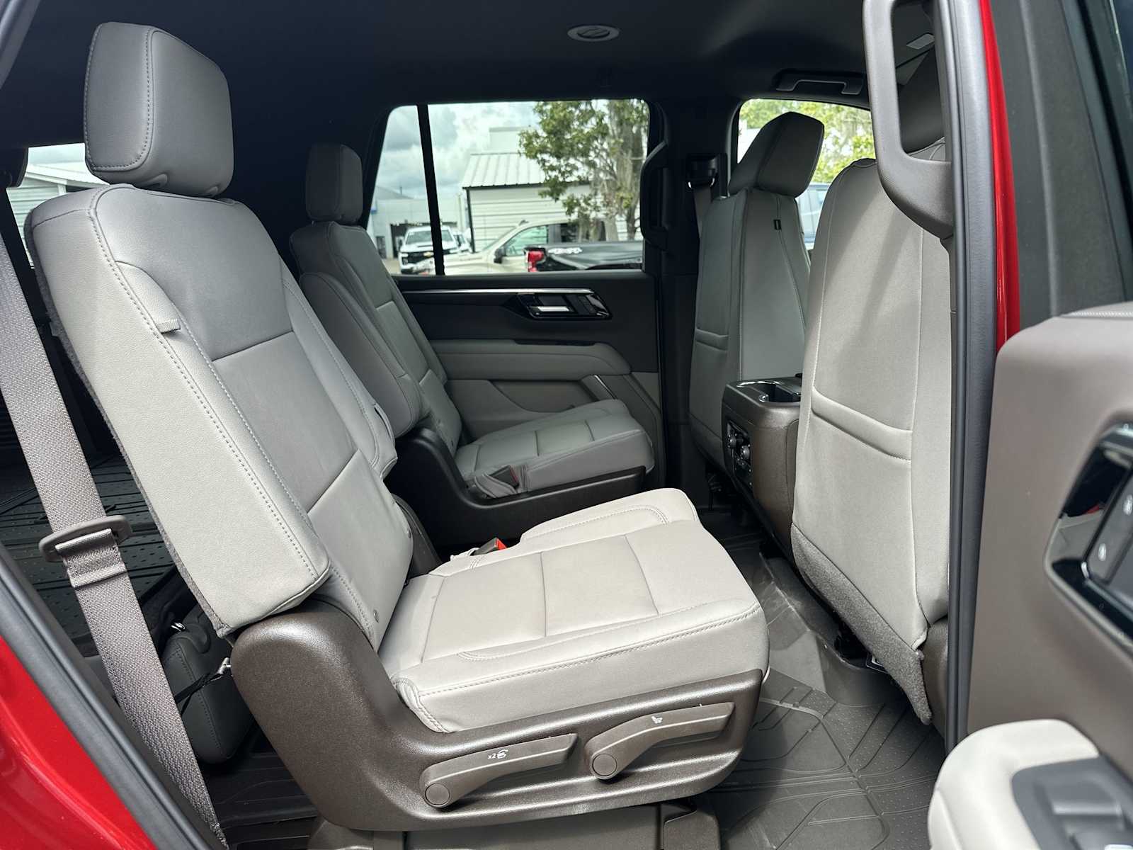 Thumbnail: 2026 Chevrolet Tahoe - 18