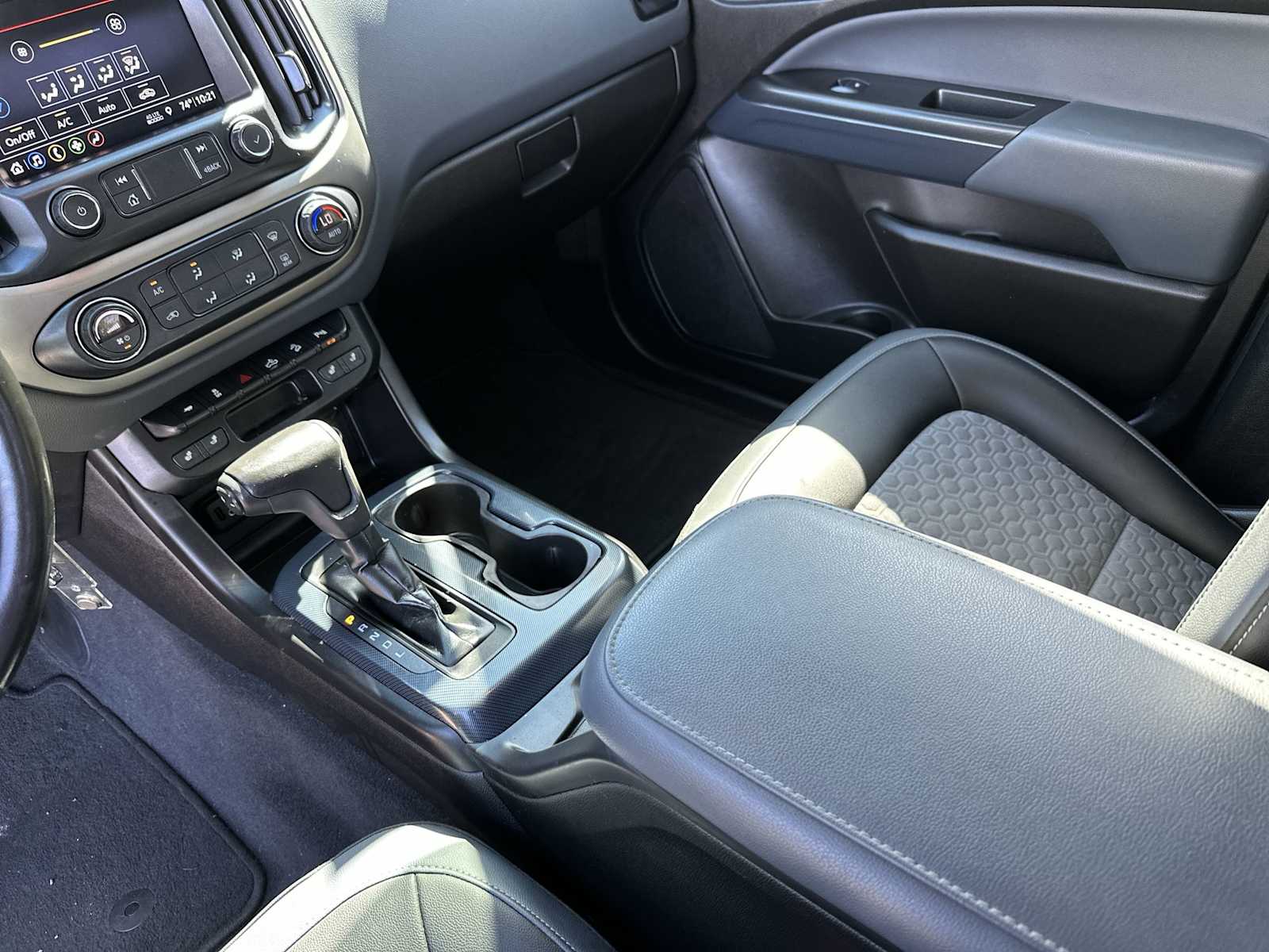 Thumbnail: 2019 Chevrolet Colorado - 21