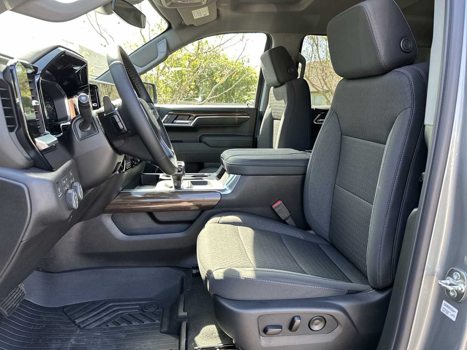 Thumbnail: 2026 Chevrolet Silverado 1500 - 15